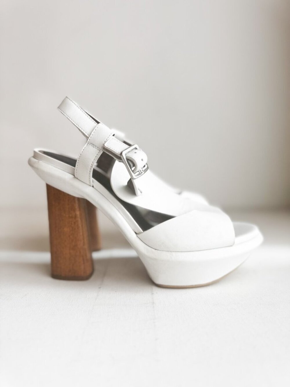 Marni White Leather Wood Heel Sandals 39